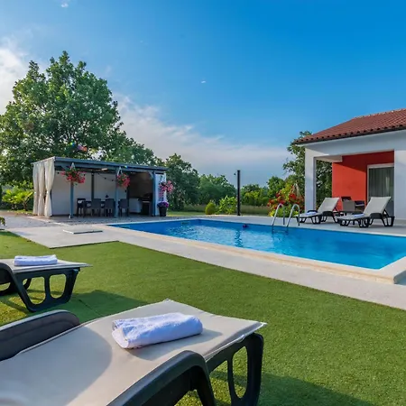 Nyaraló Valpiana, A Modern, Luxurious, Warm And Romantic Cukrići