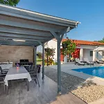Hébergement de vacances Valpiana, A Modern, Luxurious, Warm And Romantic Cukrici