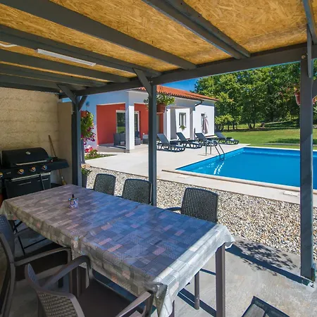 Valpiana, A Modern, Luxurious, Warm And Romantic *