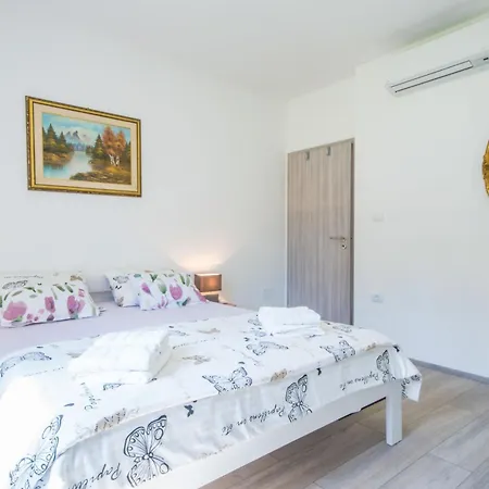 Valpiana, A Modern, Luxurious, Warm And Romantic Hébergement de vacances Cukrici